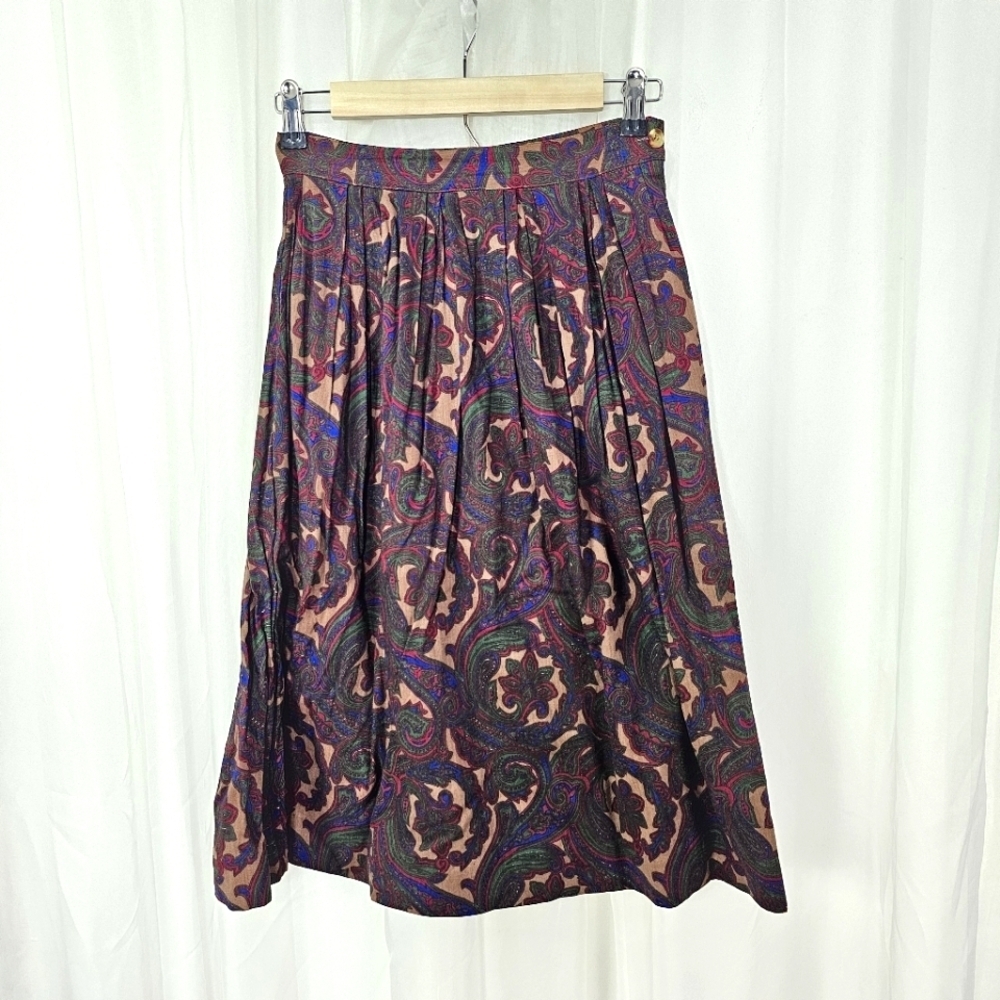 Outback Red cotton skirt pleated red green and blue paisley size 4